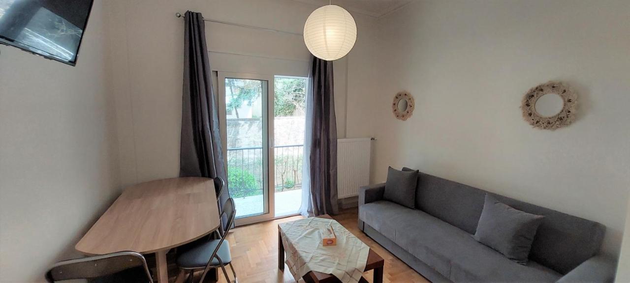 Cozy Apartment In Nea Smyrni Atenas Exterior foto